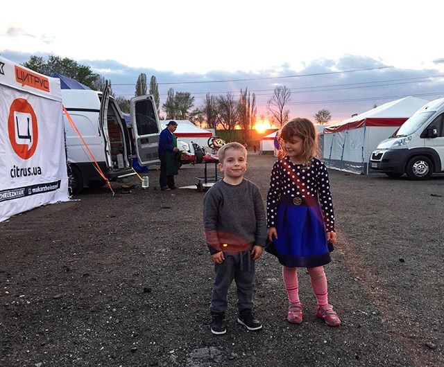 Makar Zheleznyak, si kecil yang siap membawamu melesat di sirkuit balap. © 2016 brilio.net