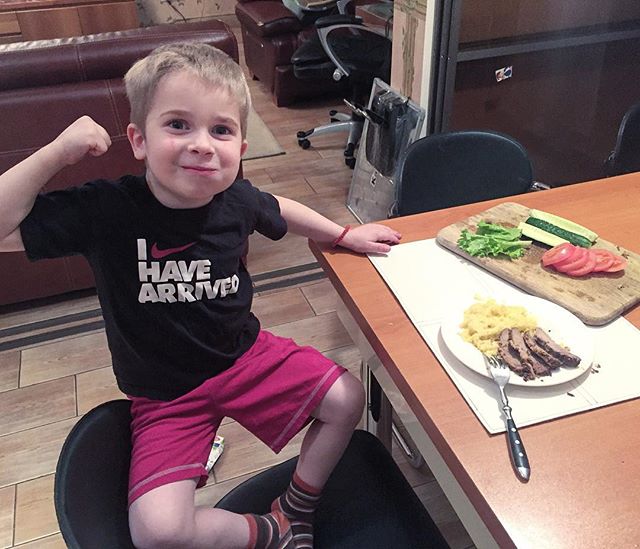 Makar Zheleznyak, si kecil yang siap membawamu melesat di sirkuit balap. © 2016 brilio.net