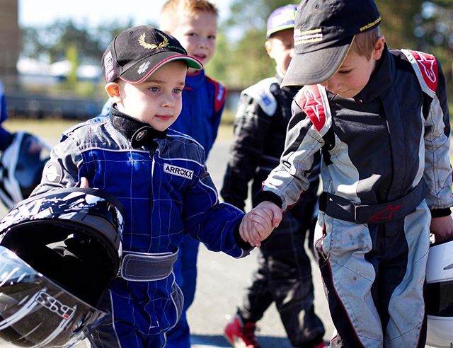 Makar Zheleznyak, si kecil yang siap membawamu melesat di sirkuit balap. © 2016 brilio.net