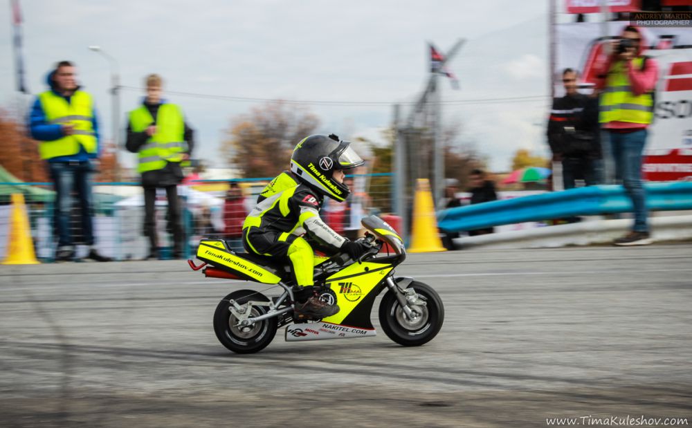 Timur Kuleshov, balita jago balapan motor the next Rossi. © 2016 brilio.net Timur Kuleshov, balita jago balapan motor the next Rossi. © 2016 brilio.net