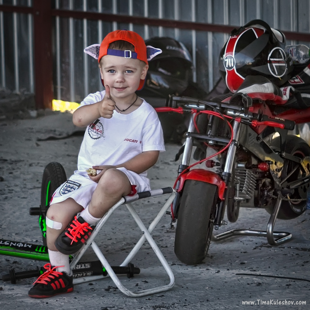 Timur Kuleshov, balita jago balapan motor the next Rossi. © 2016 brilio.net Timur Kuleshov, balita jago balapan motor the next Rossi. © 2016 brilio.net