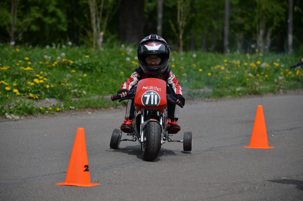 Timur Kuleshov, balita jago balapan motor the next Rossi. © 2016 brilio.net Timur Kuleshov, balita jago balapan motor the next Rossi. © 2016 brilio.net