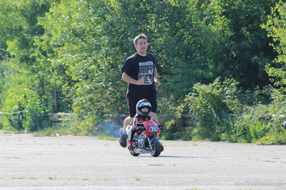 Timur Kuleshov, balita jago balapan motor the next Rossi. © 2016 brilio.net Timur Kuleshov, balita jago balapan motor the next Rossi. © 2016 brilio.net