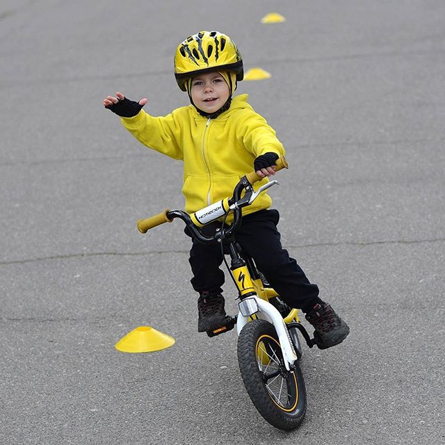 Timur Kuleshov, balita jago balapan motor the next Rossi. © 2016 brilio.net Timur Kuleshov, balita jago balapan motor the next Rossi. © 2016 brilio.net