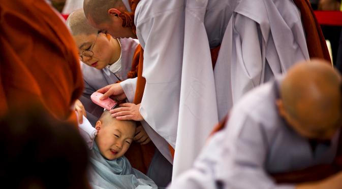 15 Foto biksu kecil ini bakal bikin kamu kangen film Boboho. © 2016 brilio.net 15 Foto biksu kecil ini bakal bikin kamu kangen film Boboho. © 2016 brilio.net