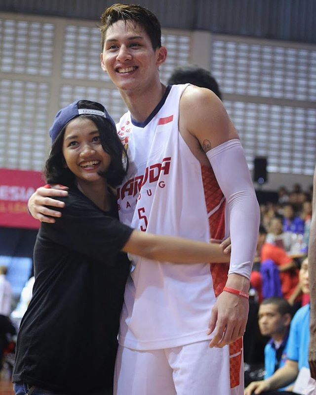 Daniel Timothy, atlet basket klub Bandung ini bikin cewek gagal fokus!