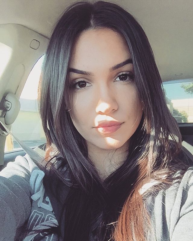 Cewek - Natascha Encinosa si seksi yang pernah ditolak cowok karena gemuk. © 2016 brilio.net Cewek - Natascha Encinosa si seksi yang pernah ditolak cowok karena gemuk. © 2016 brilio.net