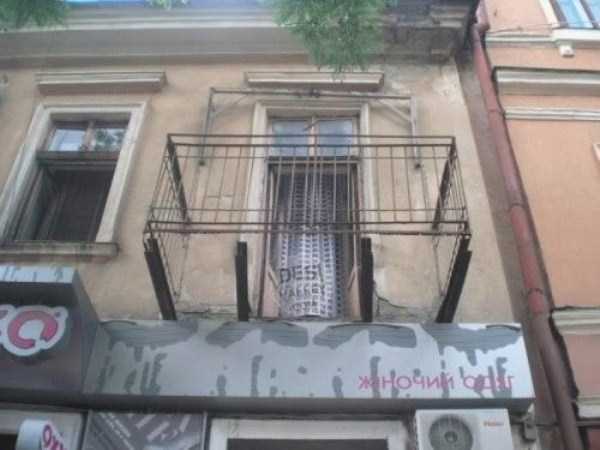 desain balkon gagal paham © 2016 brilio.net