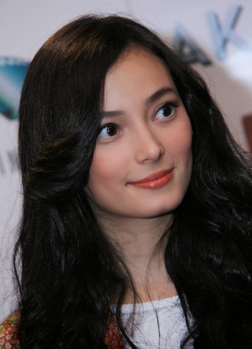 artis dengan belahan dagu 1-11 © 2016 brilio.net