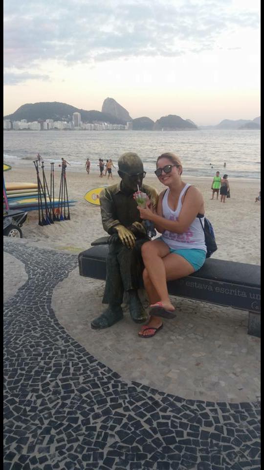 interaksi dengan patung lucu 1-21 © 2016 brilio.net