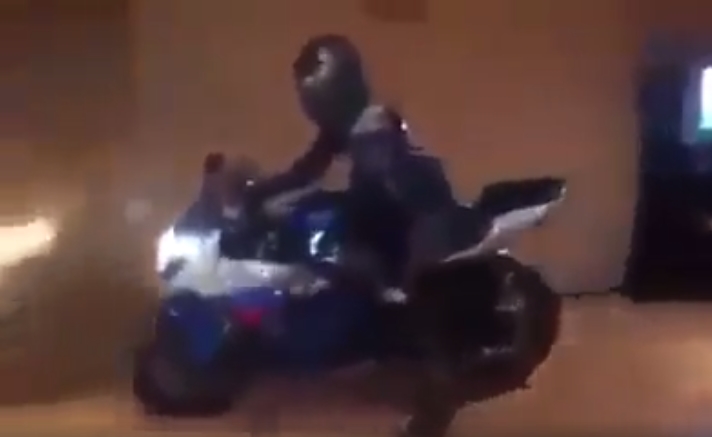 video motor  © 2016 brilio.net video motor  © 2016 brilio.net