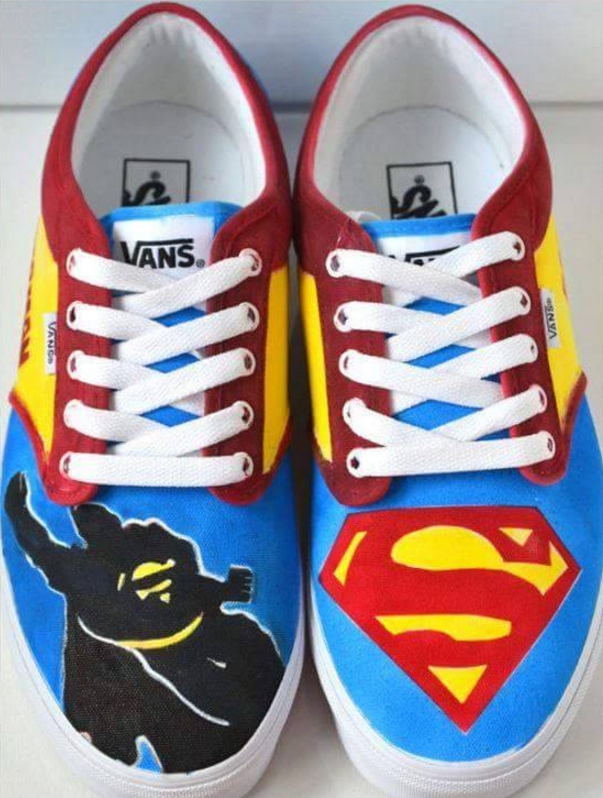 sepatu kartun  © 2016 brilio.net