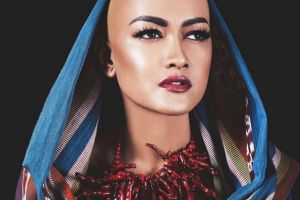 Mobil diseruduk truk dari belakang, Jupe tak mau polisikan si penabrak