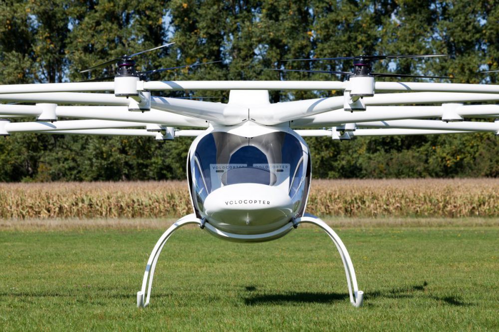 Ini drone terbaru yang mampu mengangkut orang, asyik buat jalan-jalan!