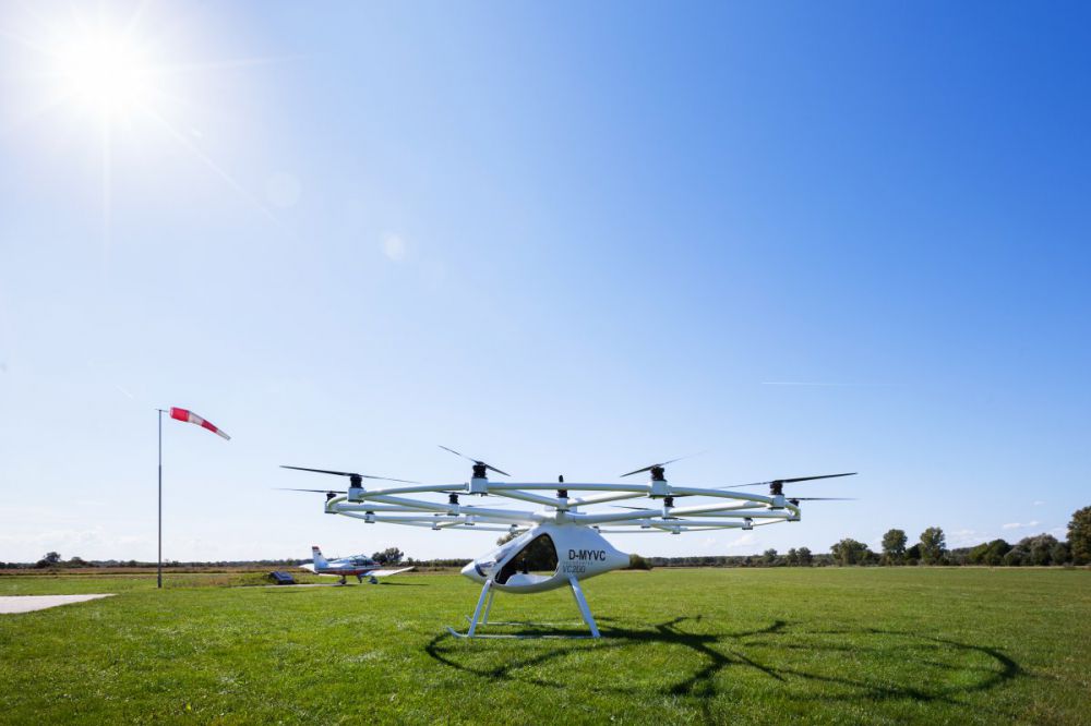 Ini drone terbaru yang mampu mengangkut orang, asyik buat jalan-jalan!