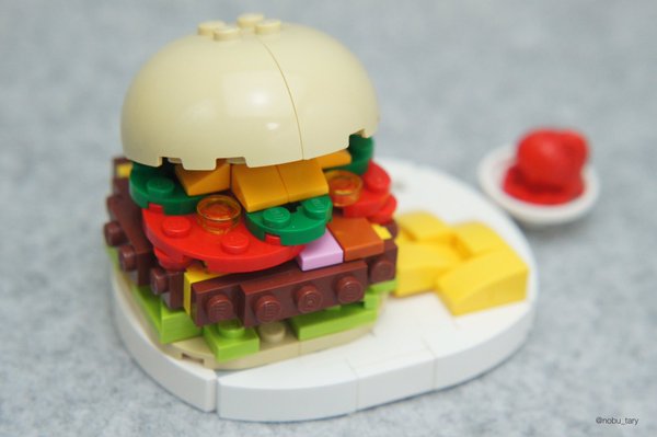 WOW - Seniman asal Jepang kreasikan lego berbentuk makanan. © 2016 brilio.net