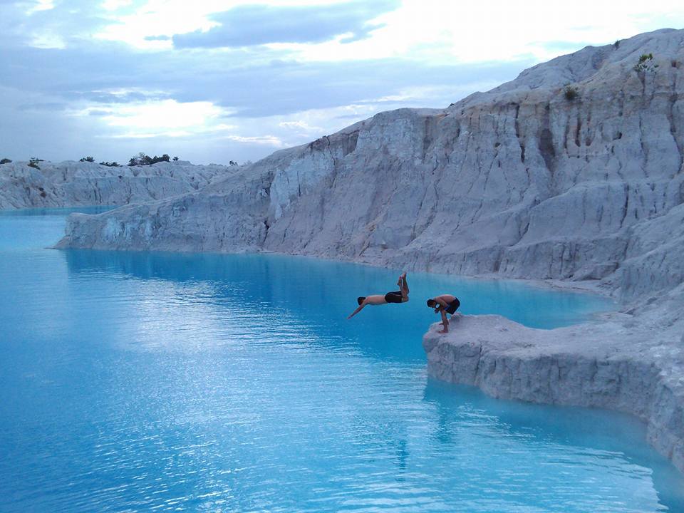 Danau Air Biru © 2016 brilio.net Danau Air Biru © 2016 brilio.net