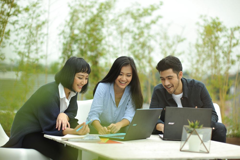 Kalau laptopmu punya 9 fitur ini, selamat tinggal mati gaya © 2016 brilio.net Kalau laptopmu punya 9 fitur ini, selamat tinggal mati gaya © 2016 brilio.net