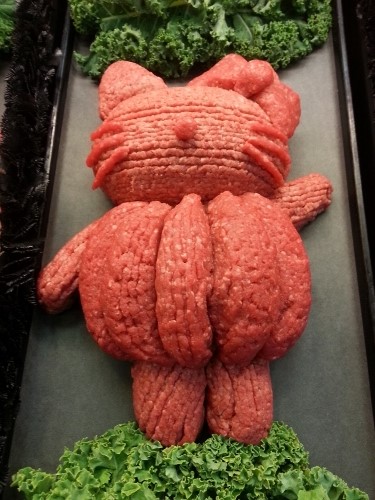 WOW - Penjual daging ini bentuk aneka karakter dari daging cincang © 2016 brilio.net