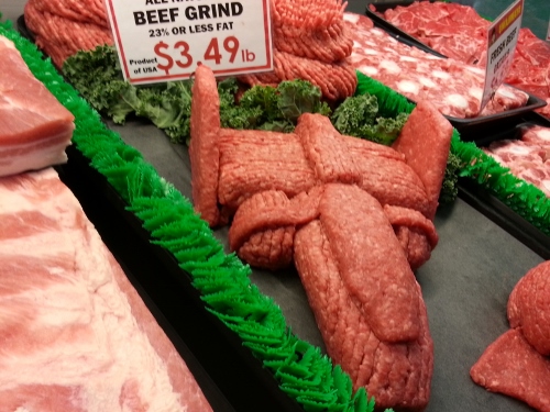 WOW - Penjual daging ini bentuk aneka karakter dari daging cincang © 2016 brilio.net