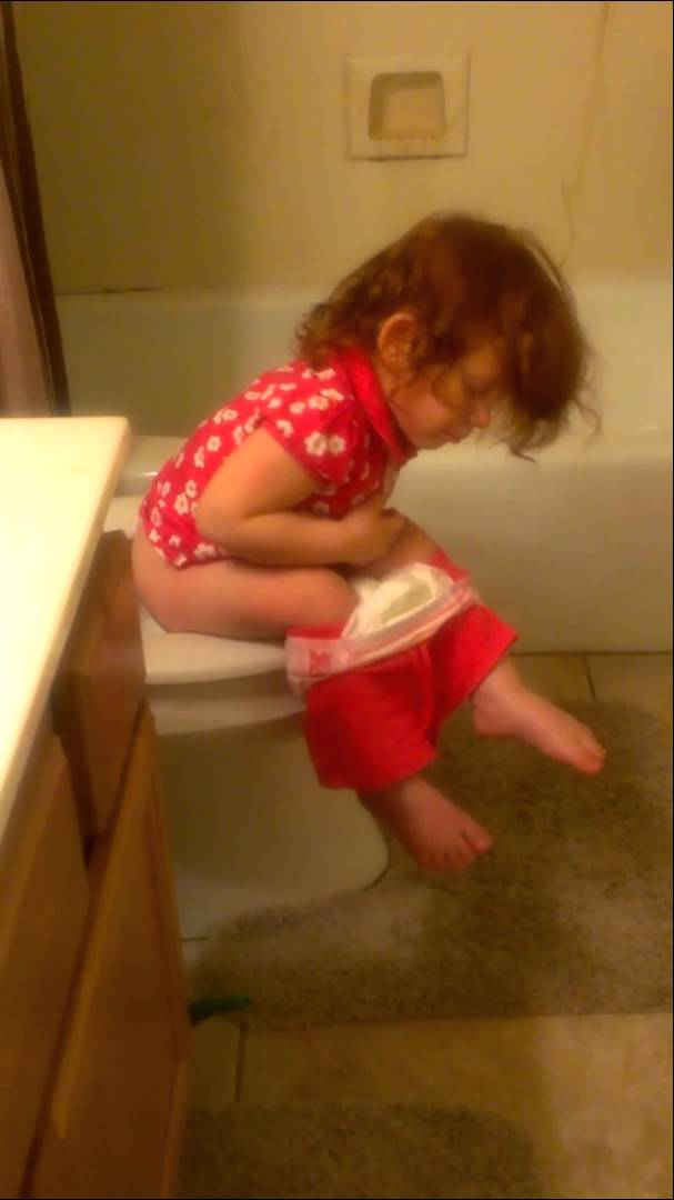 bayi tidur di toilet  © 2016 brilio.net