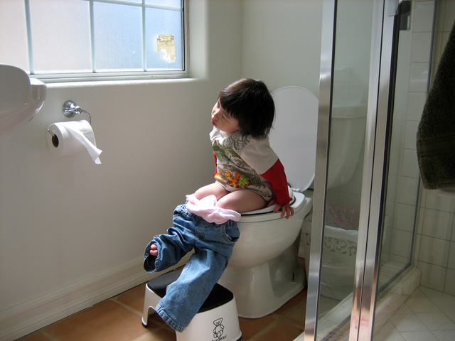 bayi tidur di toilet  © 2016 brilio.net