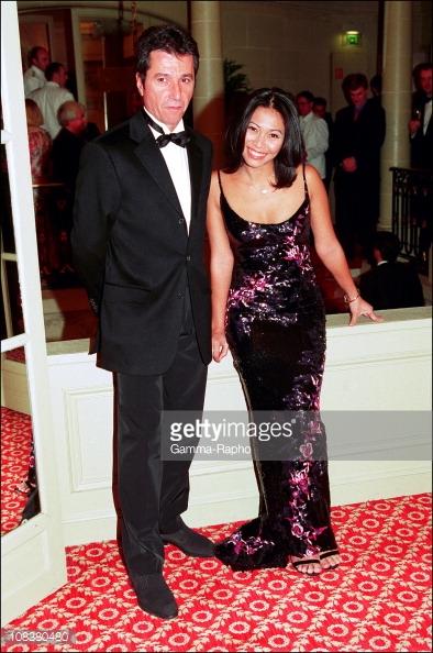 artis nyangkut bule  © 2016 brilio.net artis nyangkut bule  © 2016 brilio.net