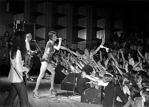 Bowie Style © 2016 brilio.net Bowie Style © 2016 brilio.net