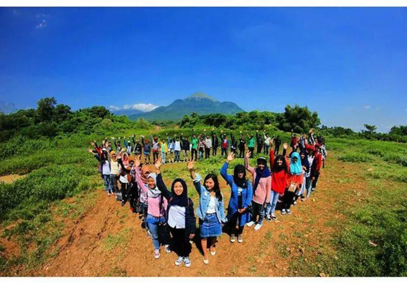 8 Gaya foto traveling yang nggak biasa ini wajib kamu coba, keren! 