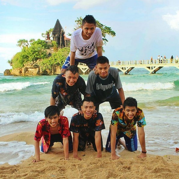 gaya foto wisatawan © 2016 brilio.net gaya foto wisatawan © 2016 brilio.net