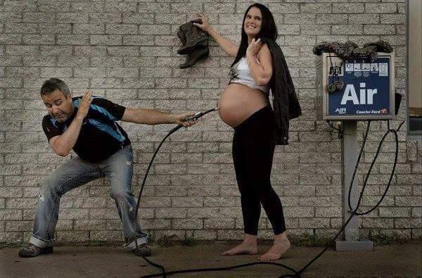 Inspirasi foto kehamilan istri ini lucu tapi romantis, kamu mau coba?
