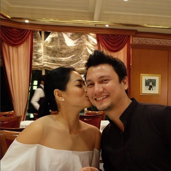 pasangan artis mesra © 2016 brilio.net pasangan artis mesra © 2016 brilio.net