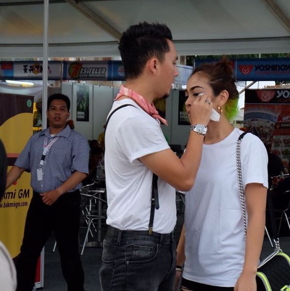 pasangan artis mesra © 2016 brilio.net pasangan artis mesra © 2016 brilio.net