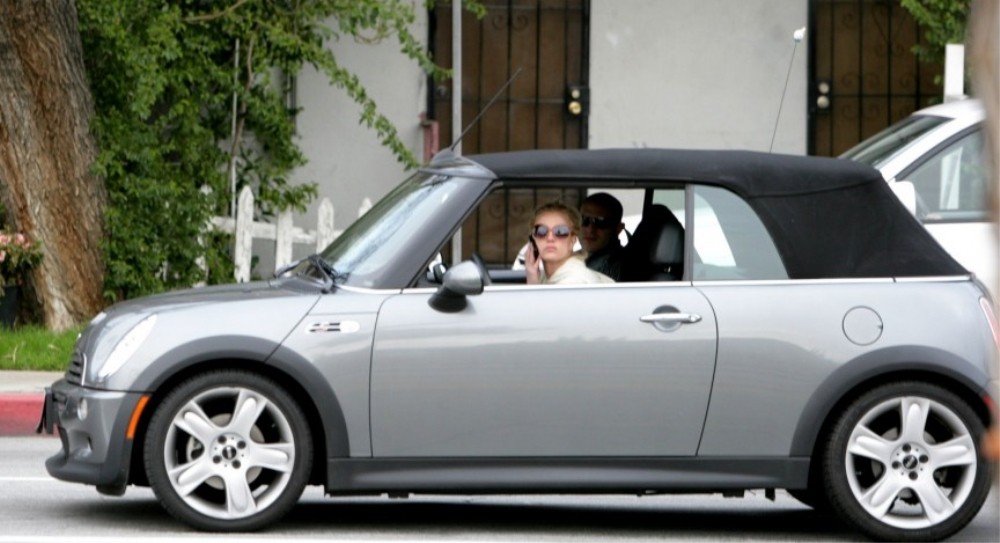 artis mobil murah  © 2016 brilio.net