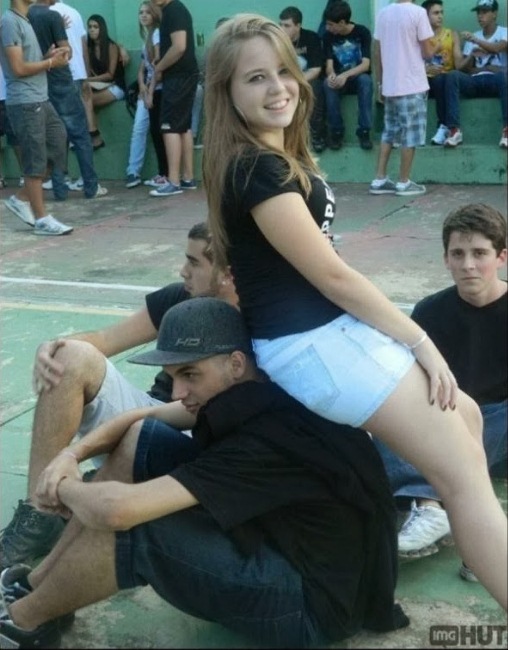 cowok gebet  © 2016 brilio.net