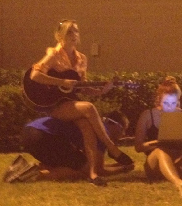 cowok gebet  © 2016 brilio.net