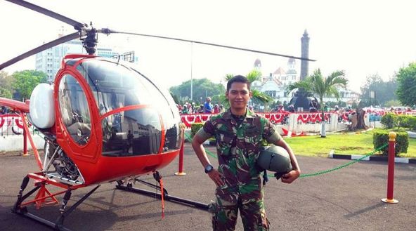 Cowok - Yuk kenalan dengan si ganteng Rendho Fatahillah Penerbang Uji Har TNI AD © 2016 brilio.net Cowok - Yuk kenalan dengan si ganteng Rendho Fatahillah Penerbang Uji Har TNI AD © 2016 brilio.net