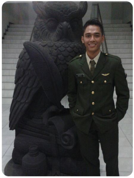 Cowok - Yuk kenalan dengan si ganteng Rendho Fatahillah Penerbang Uji Har TNI AD © 2016 brilio.net Cowok - Yuk kenalan dengan si ganteng Rendho Fatahillah Penerbang Uji Har TNI AD © 2016 brilio.net