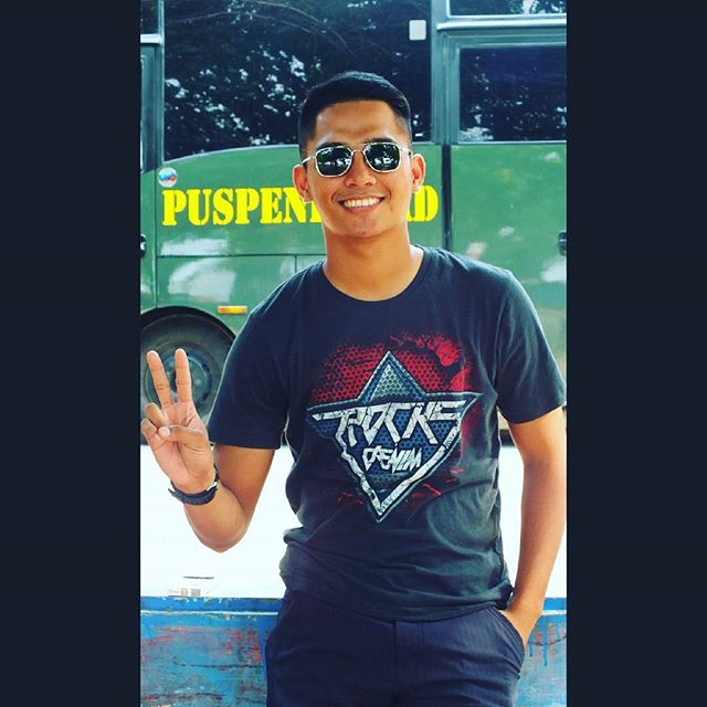 Cowok - Yuk kenalan dengan si ganteng Rendho Fatahillah Penerbang Uji Har TNI AD © 2016 brilio.net Cowok - Yuk kenalan dengan si ganteng Rendho Fatahillah Penerbang Uji Har TNI AD © 2016 brilio.net