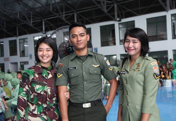 Cowok - Yuk kenalan dengan si ganteng Rendho Fatahillah Penerbang Uji Har TNI AD © 2016 brilio.net Cowok - Yuk kenalan dengan si ganteng Rendho Fatahillah Penerbang Uji Har TNI AD © 2016 brilio.net