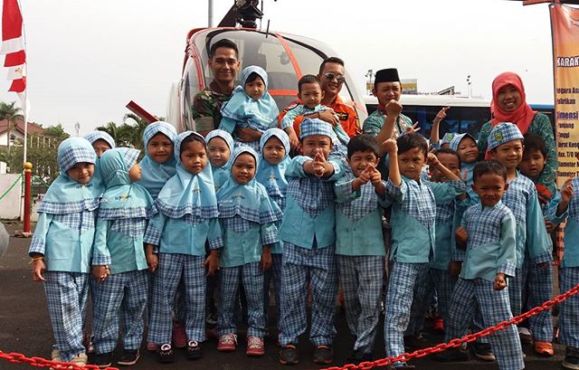 Cowok - Yuk kenalan dengan si ganteng Rendho Fatahillah Penerbang Uji Har TNI AD © 2016 brilio.net Cowok - Yuk kenalan dengan si ganteng Rendho Fatahillah Penerbang Uji Har TNI AD © 2016 brilio.net