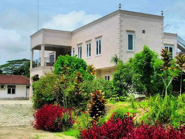 Yuk, jalan-jalan ke rumah Ahok di Belitung, asri banget! 