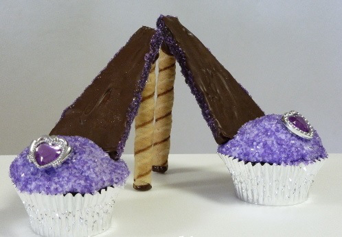 10 Cupcakes ini berbentuk high heels lho, tega gigitnya? 