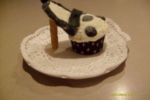10 Cupcakes ini berbentuk high heels lho, tega gigitnya? 
