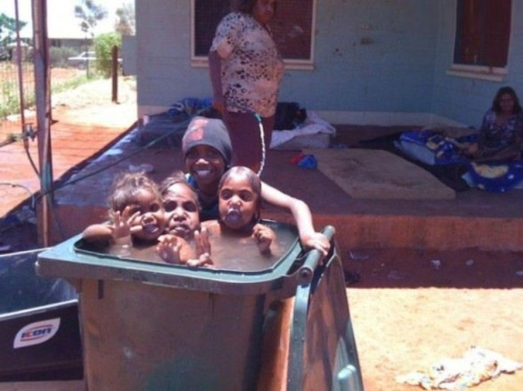 Kolam Renang Aneh Banget © 2016 brilio.net