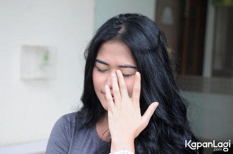 15 Ekspresi seleb Indonesia saat menangis, bikin haru. © 2016 brilio.net 15 Ekspresi seleb Indonesia saat menangis, bikin haru. © 2016 brilio.net