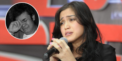 15 Ekspresi seleb Indonesia saat menangis, bikin haru. © 2016 brilio.net 15 Ekspresi seleb Indonesia saat menangis, bikin haru. © 2016 brilio.net