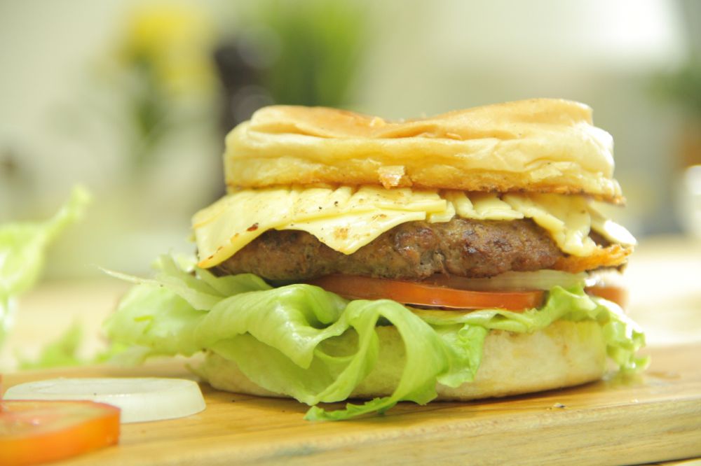 bikin burger © 2016 brilio.net