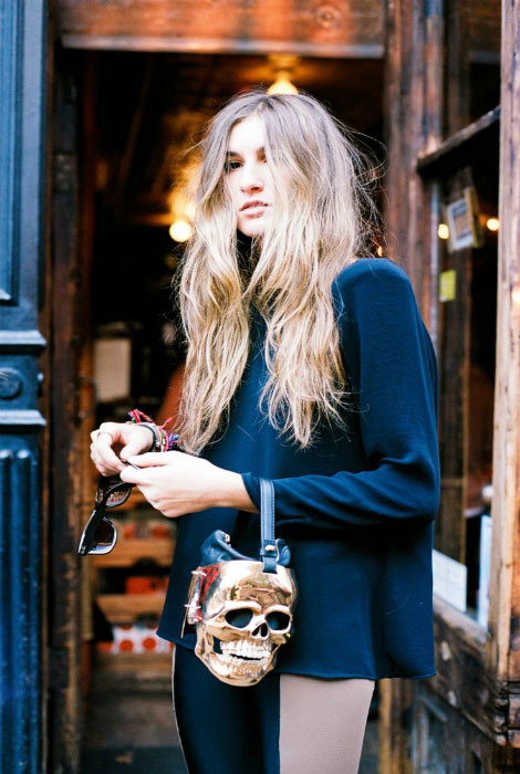 Clutch 3D © 2016 brilio.net Clutch 3D © 2016 brilio.net