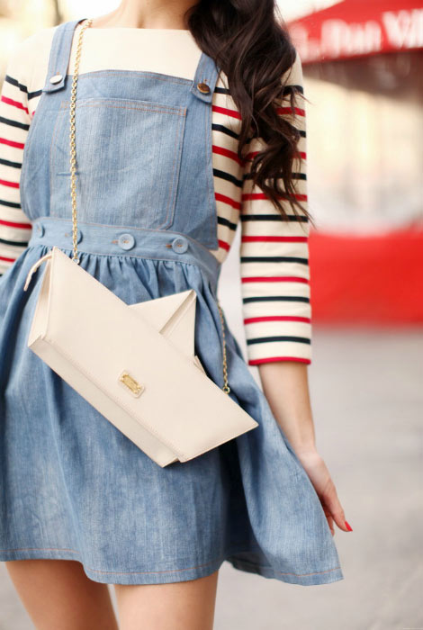 Clutch 3D © 2016 brilio.net Clutch 3D © 2016 brilio.net